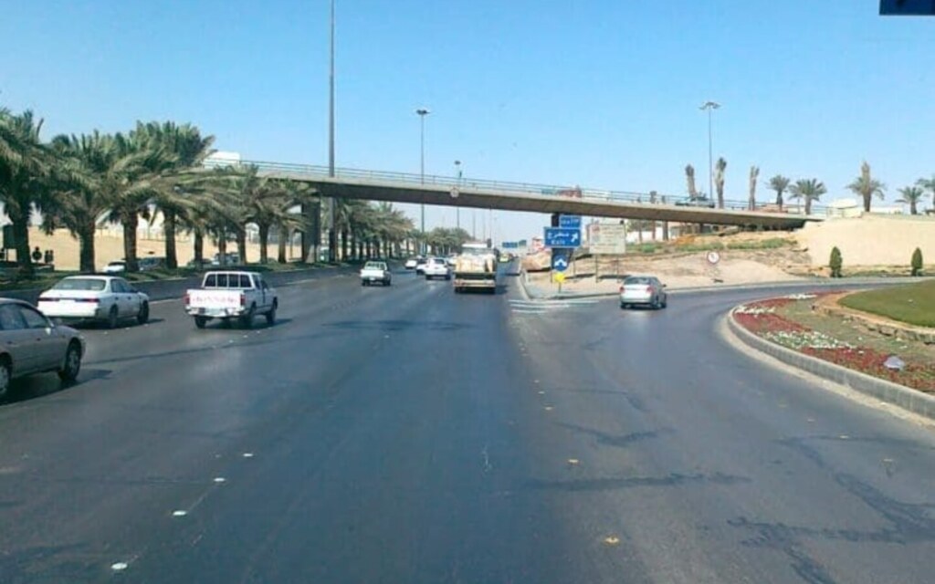 View of Al Rawdah district in Riyadh with modern residential villas, parks, and streets.