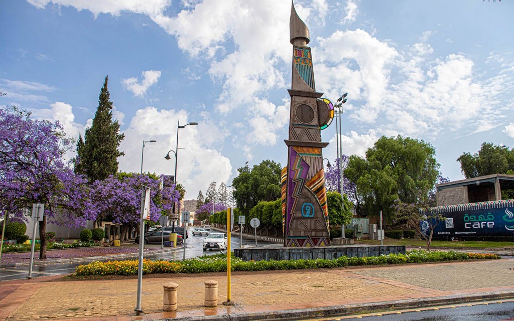 أشجار الجاكرندا ابها