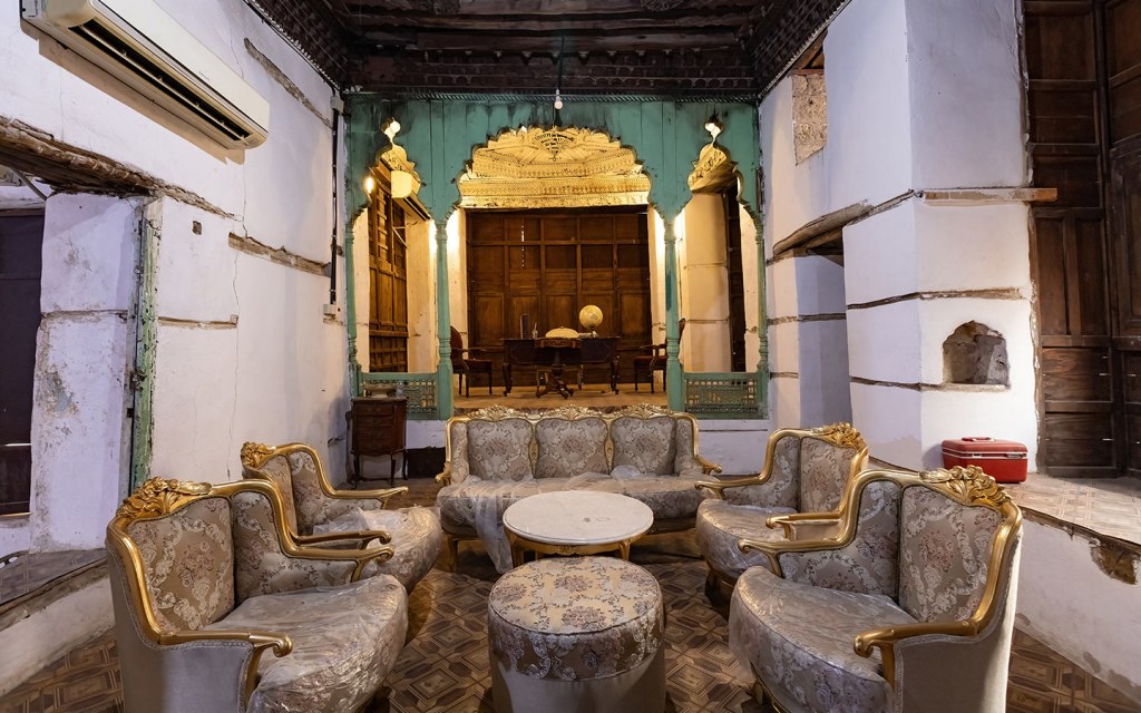 اقسام متحف طارق عبد الحكيم