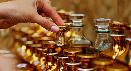 كيف بدأ تاريخ صناعة العطور في السعودية ؟ | مدونة بيوت السعودية