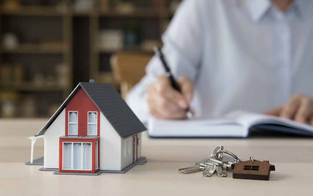 استثمار الأجانب بالعقارات