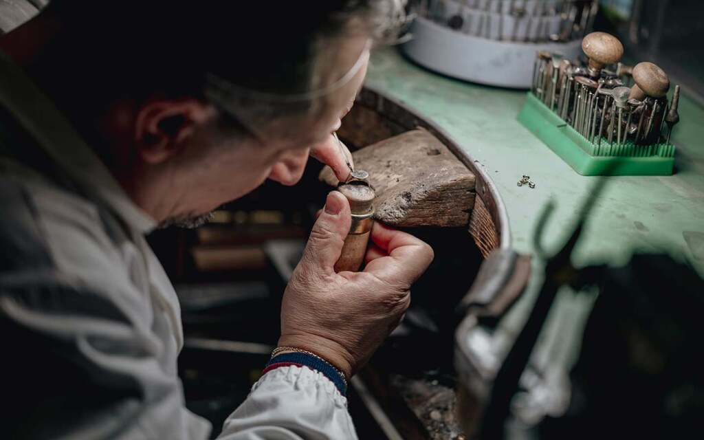 نظام المعادن الثمينة والأحجار الكريمة