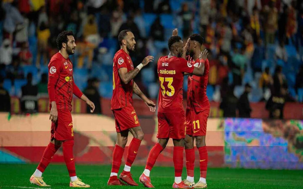 لاعبي فريق القادسية