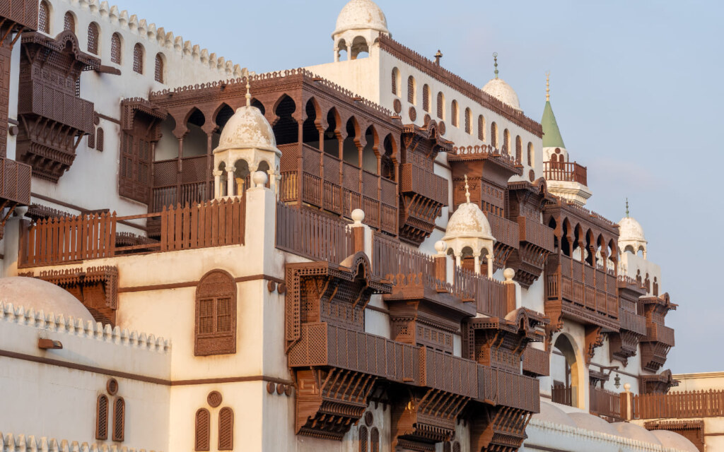 العقار السياحي