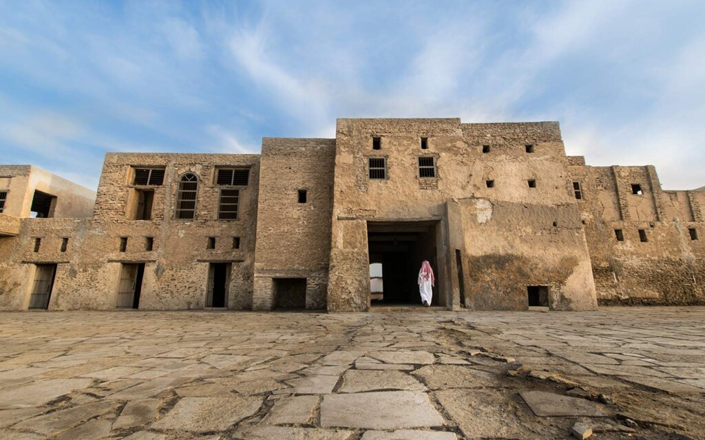 المعالم الأثرية في العقير