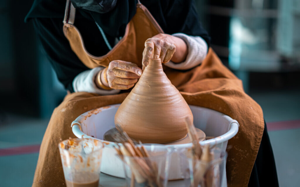 دورات الفخار في المعهد الملكي للفنون التقليدية