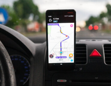 الاستثمار في تطبيقات نقل الركاب