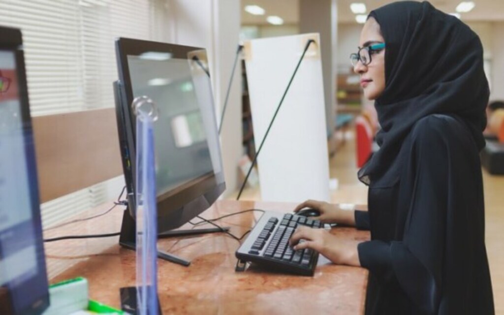 الاستثمار في منصات التعليم الإلكتروني في السعودية
