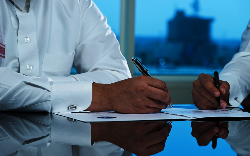 إلغاء العقود السكنية والتجارية